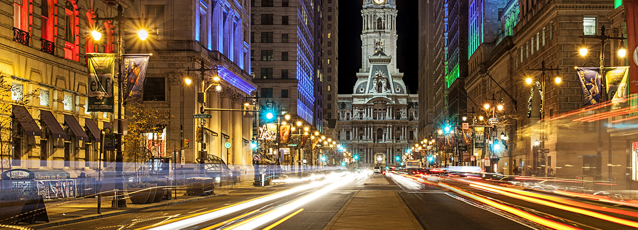 Philadelphia street with a front view of City Hall